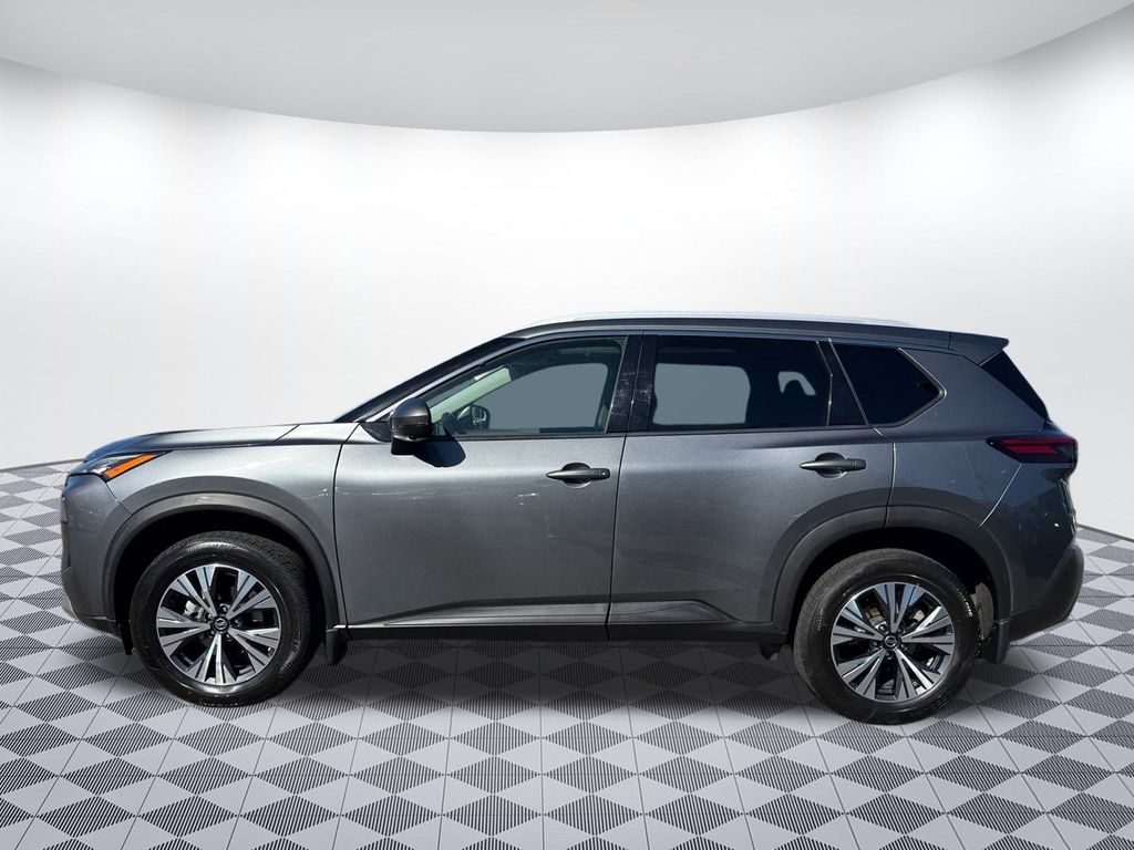 2021 Nissan Rogue SV photo 3