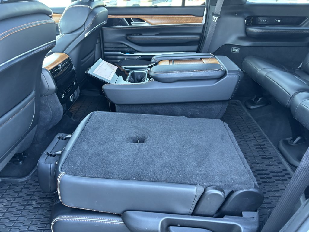 2024 Jeep Grand Wagoneer L Series III - Photo 27