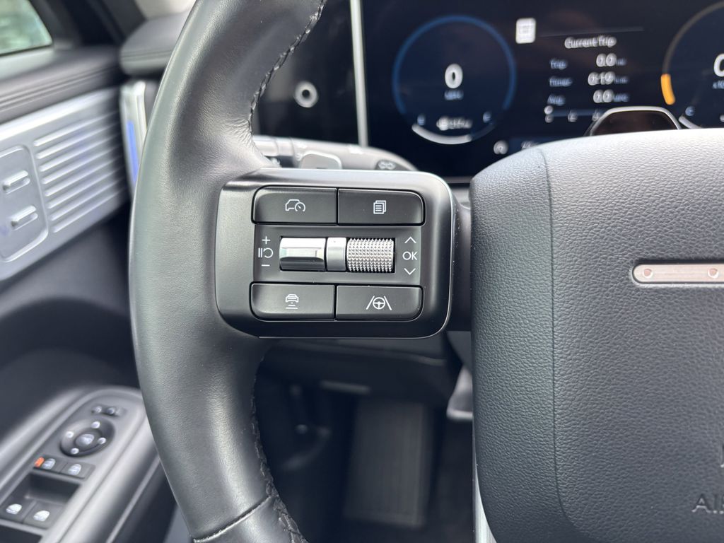2025 Hyundai Santa Fe Limited - Photo 13