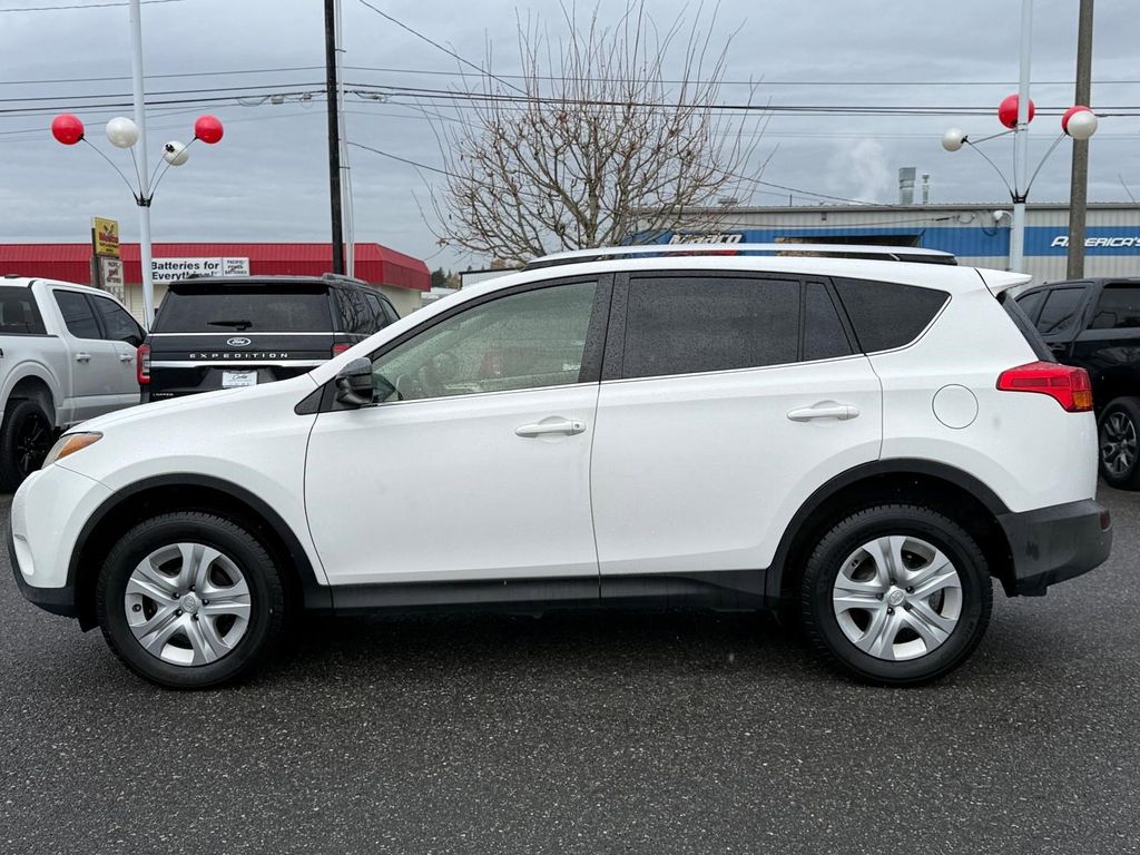 2013 Toyota RAV4 LE photo 3