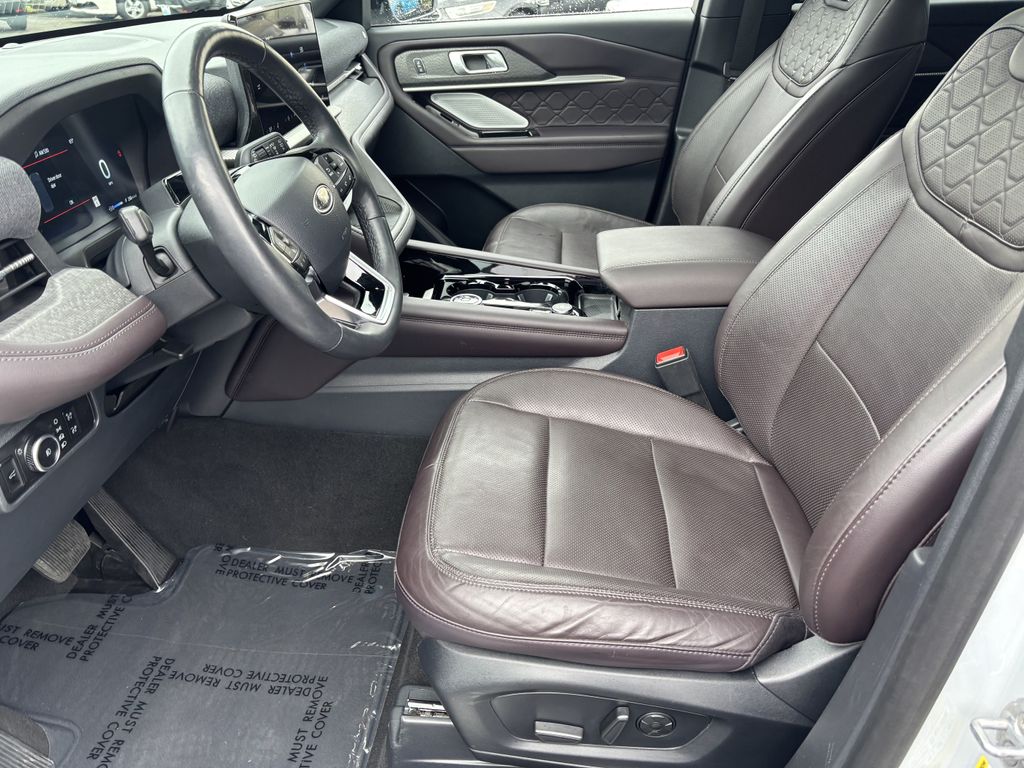 2025 Ford Explorer Platinum - Photo 13