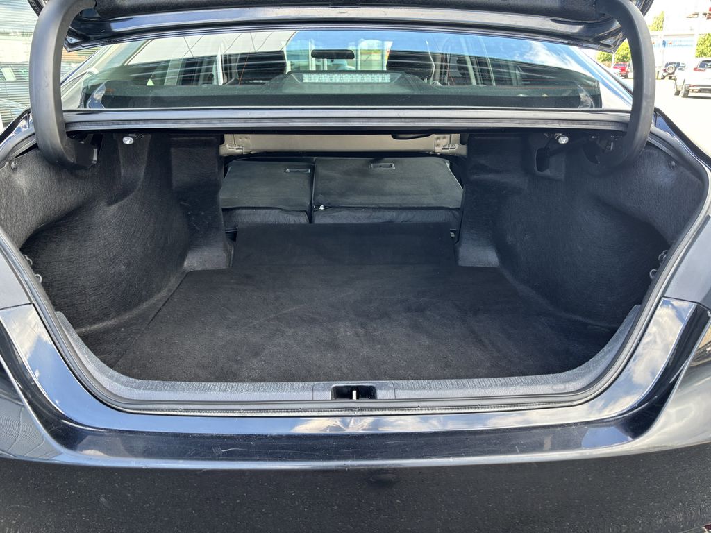 2024 Toyota Camry SE - Photo 25