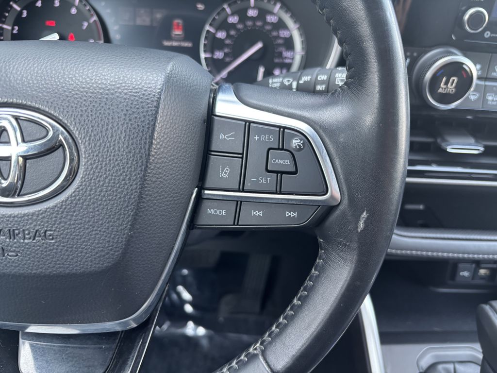 2021 Toyota Highlander XLE - Photo 15