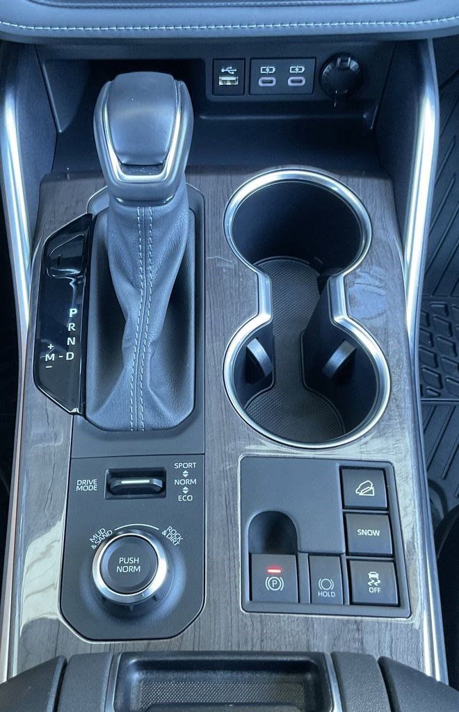 2024 Toyota Highlander Platinum - Photo 22