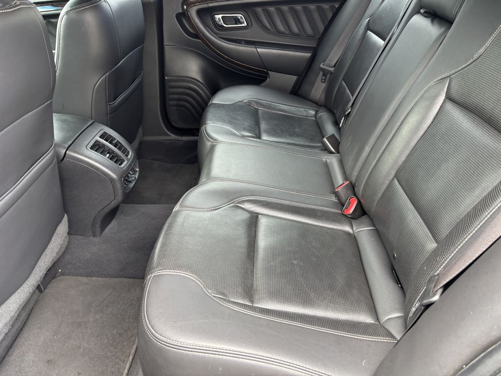 2019 Ford Taurus Limited - Photo 23