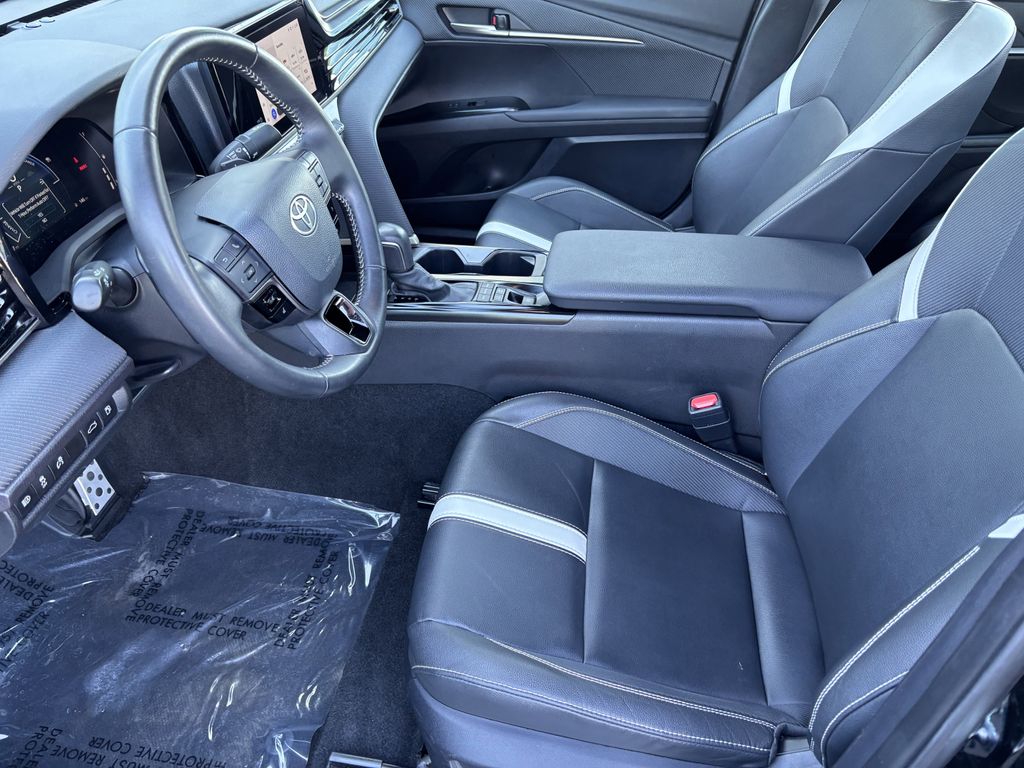 2025 Toyota Camry SE - Photo 14