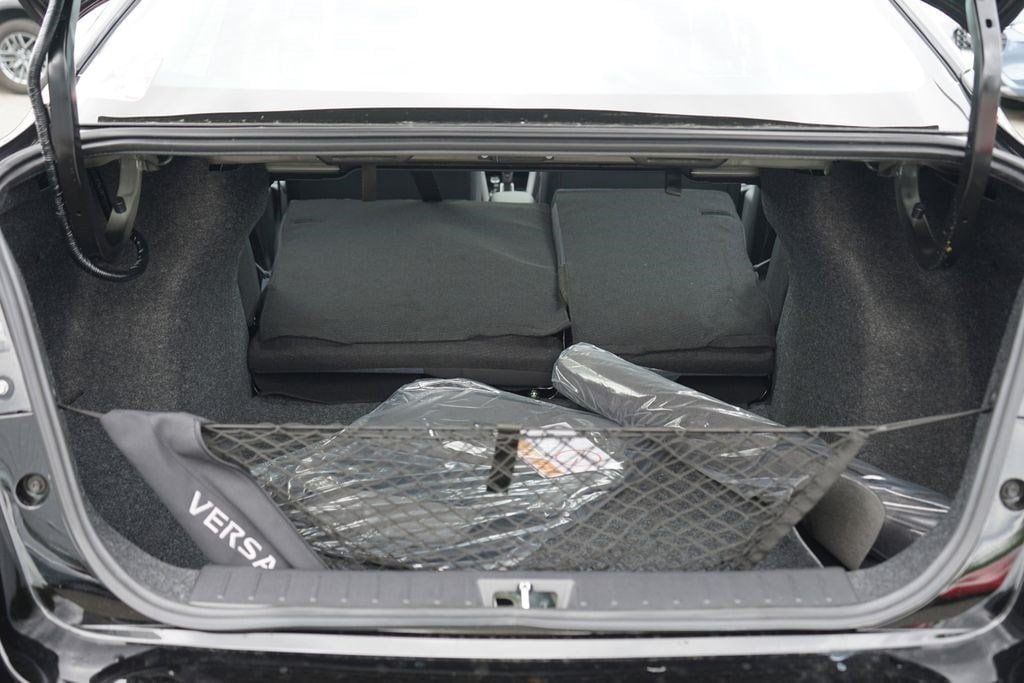 2025 Nissan Versa Sedan SV - Photo 27