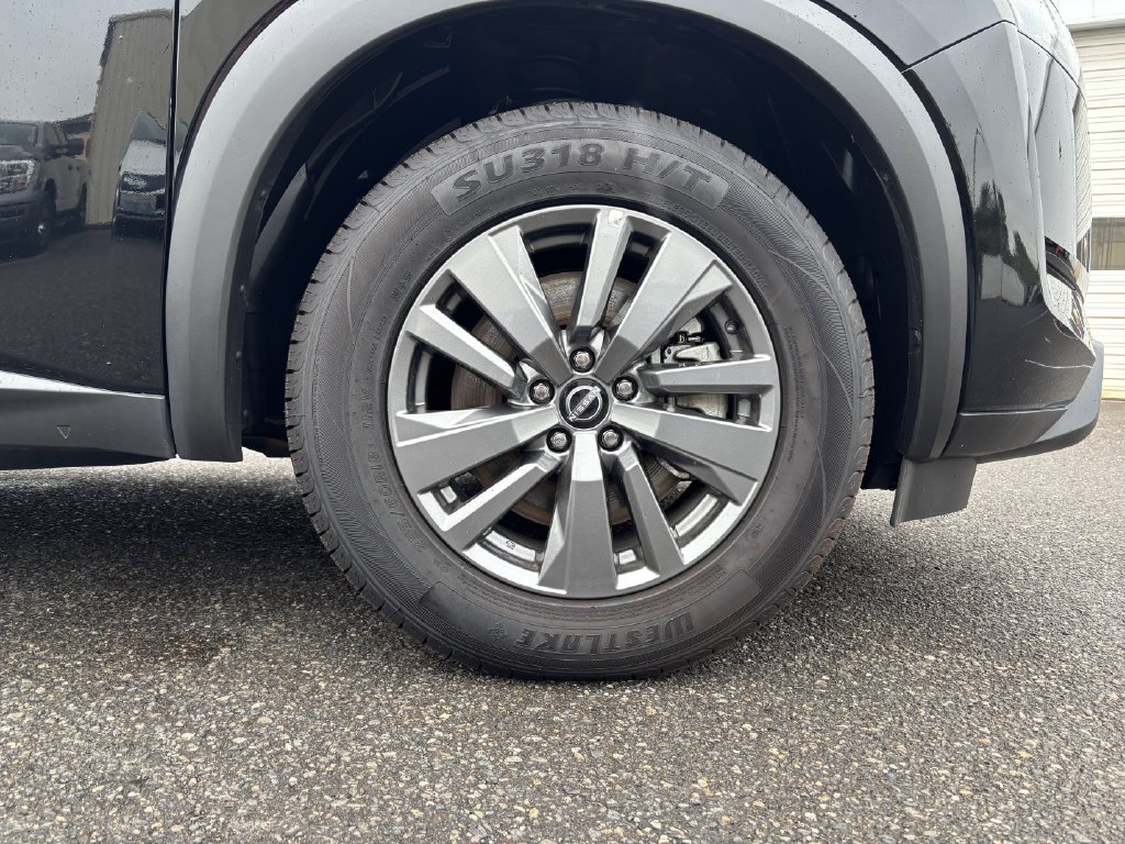 2025 Nissan Pathfinder SV - Photo 8