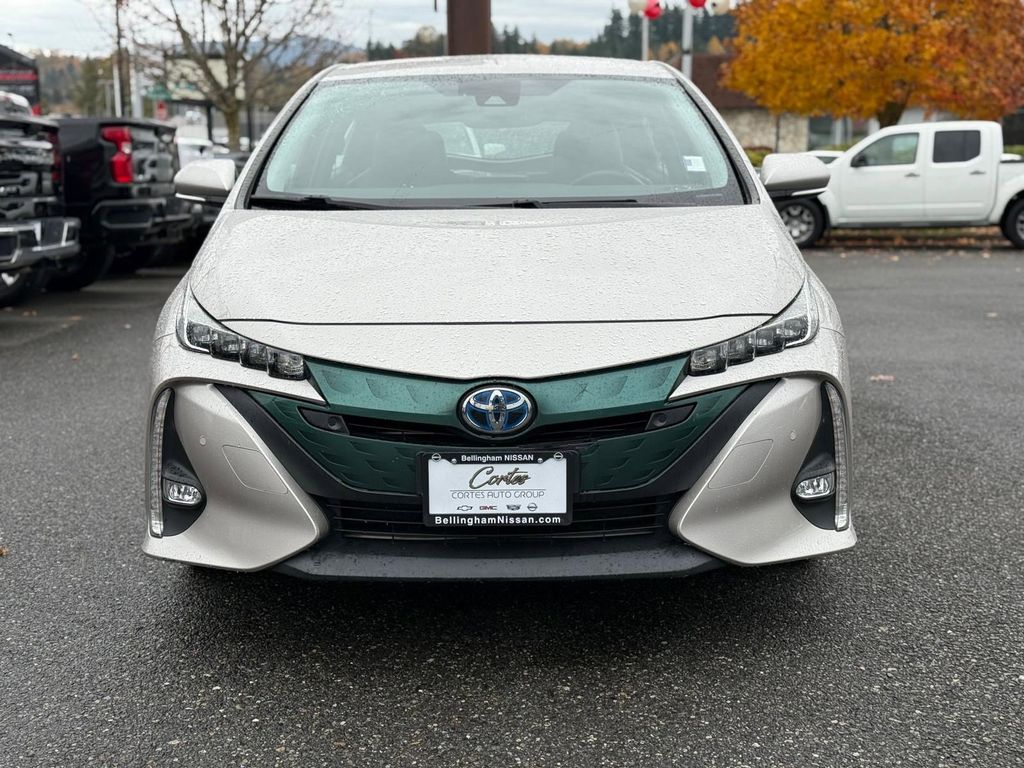 2017 Toyota Prius Prime photo 2