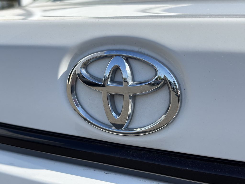 2023 Toyota Corolla LE - Photo 10
