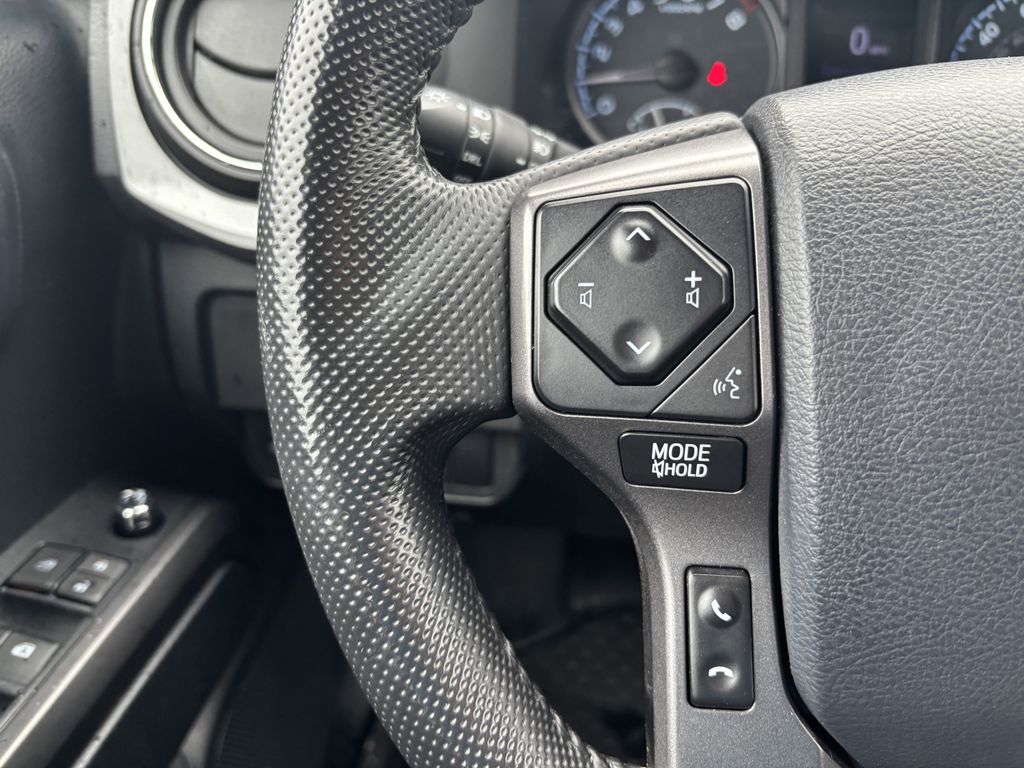 2018 Toyota Tacoma TRD Sport - Photo 16
