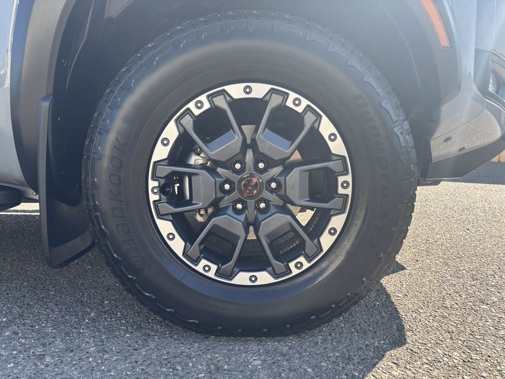 2025 Nissan Frontier PRO-4X - Photo 9