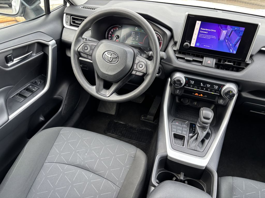 2024 Toyota RAV4 XLE - Photo 22