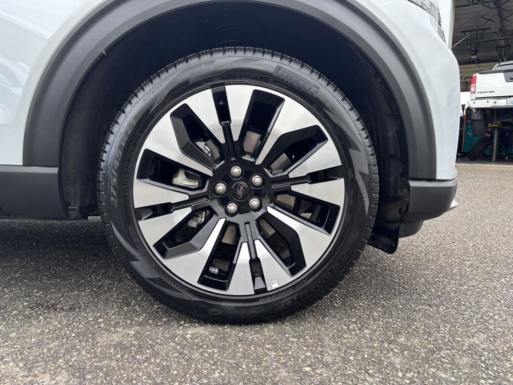 2025 Ford Explorer Platinum - Photo 9