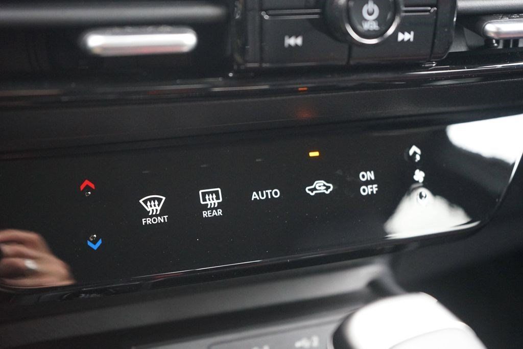 2025 Nissan Kicks SR AWD - Photo 18