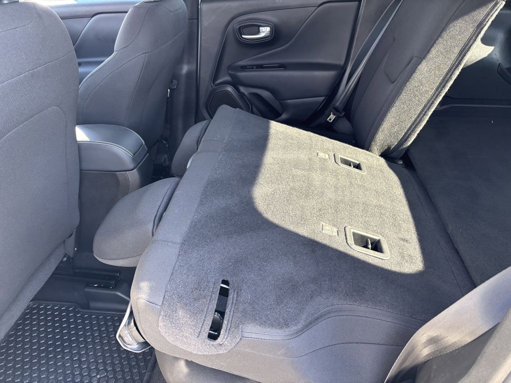 2023 Jeep Renegade Latitude - Photo 26