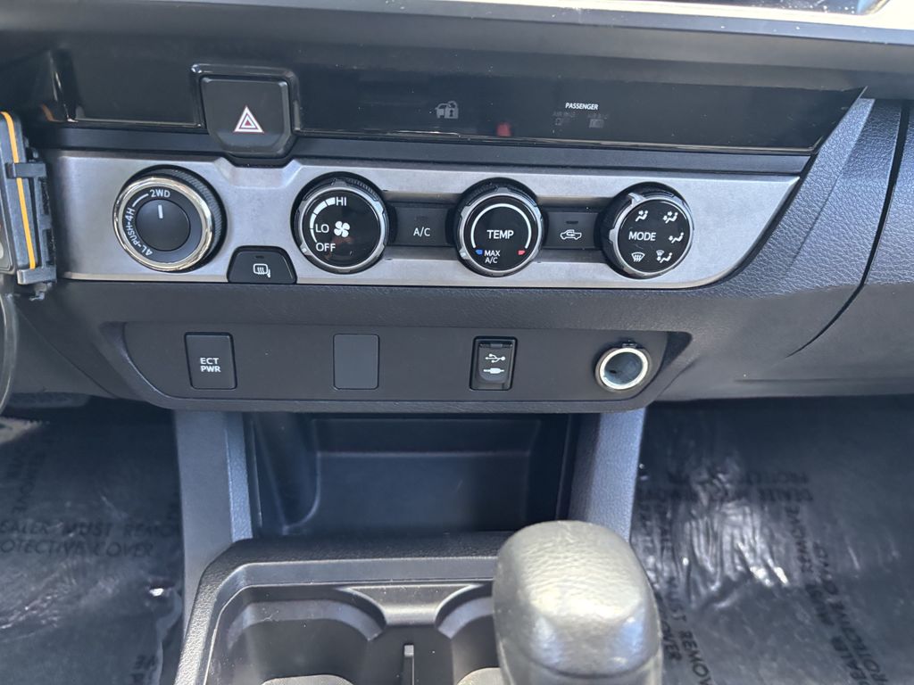 2017 Toyota Tacoma SR - Photo 18