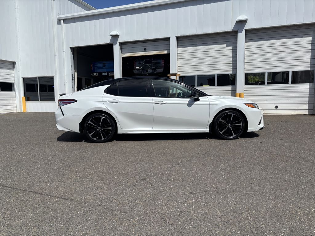 2020 Toyota Camry XSE - Photo 9