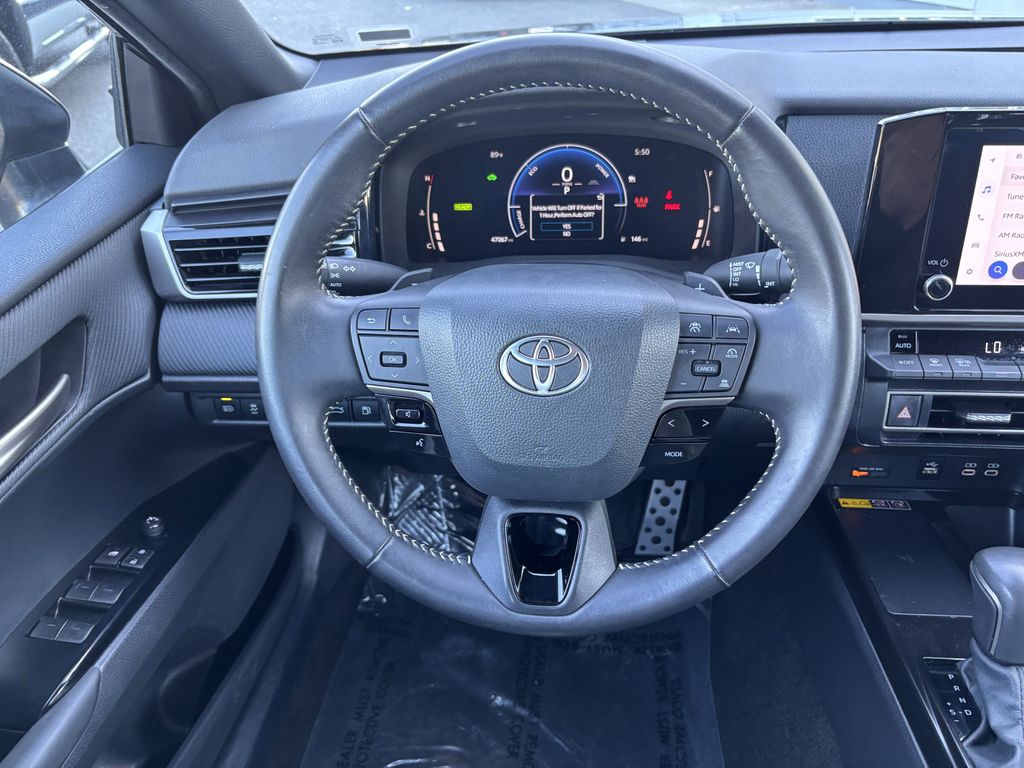 2025 Toyota Camry SE - Photo 15