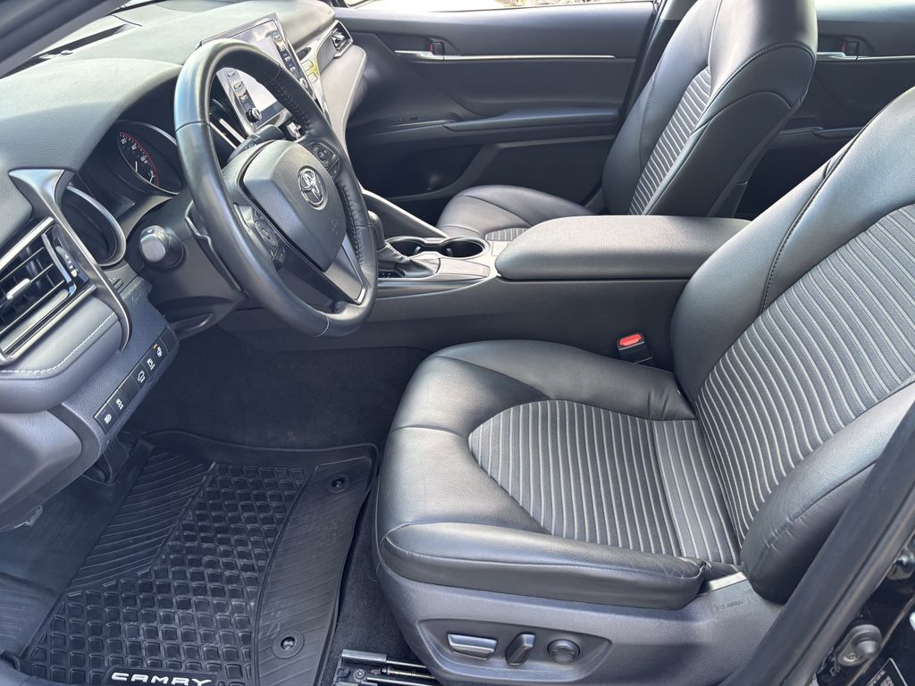 2024 Toyota Camry SE - Photo 10