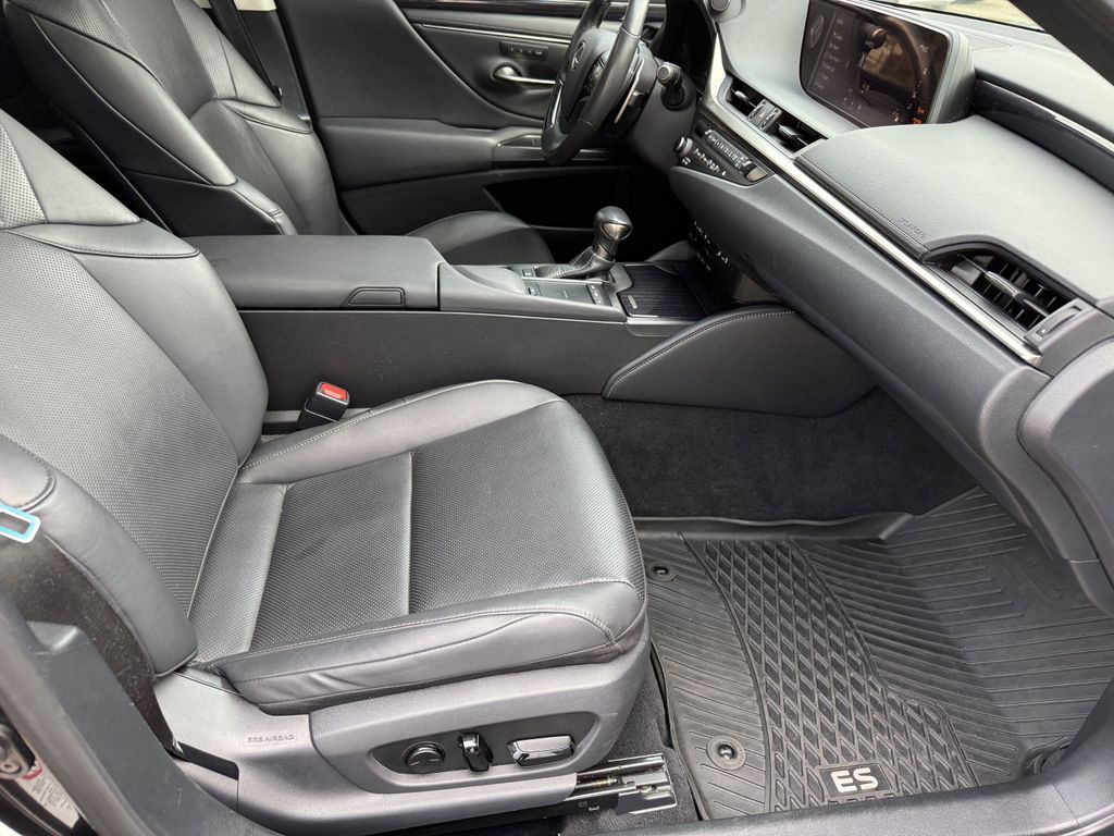 2019 Lexus ES 350 - Photo 28