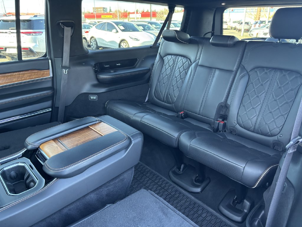 2024 Jeep Grand Wagoneer L Series III - Photo 28