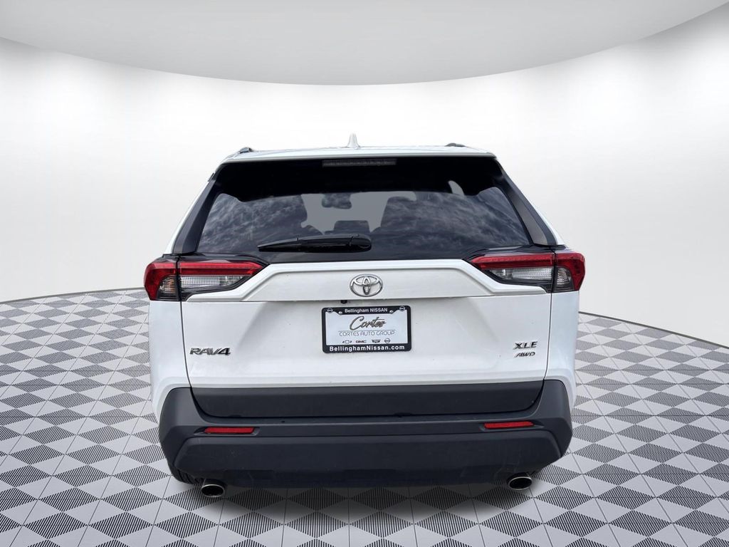 2024 Toyota RAV4 XLE - Photo 6