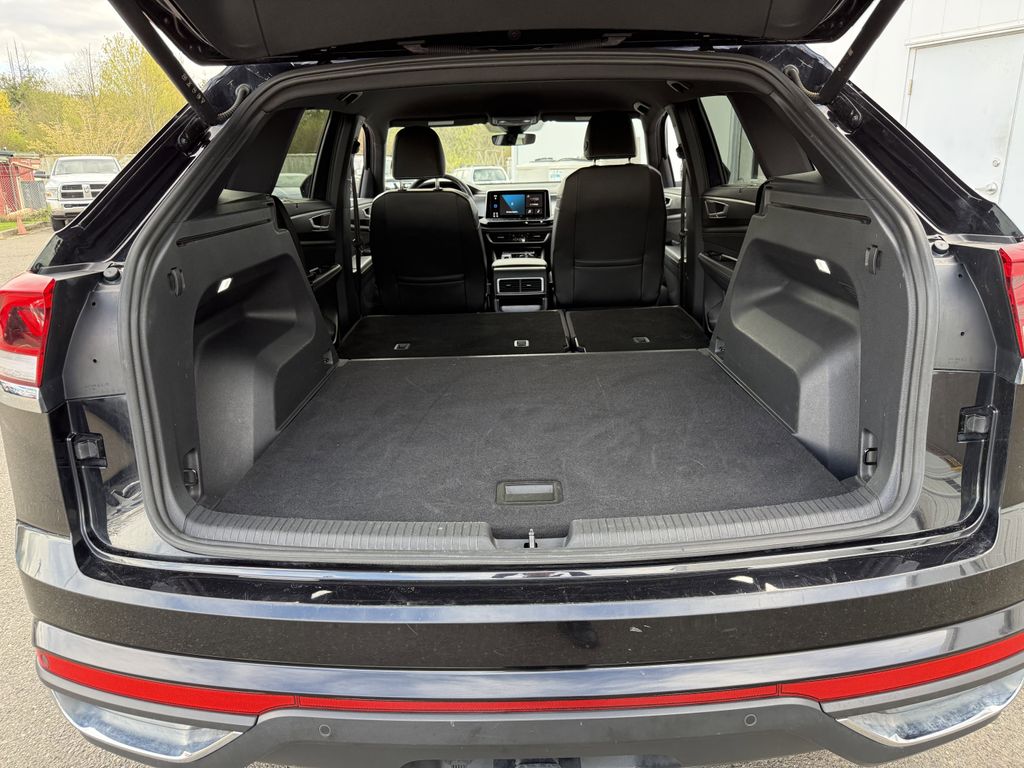 2025 Volkswagen Atlas Cross Sport SE w/Tech - Photo 28