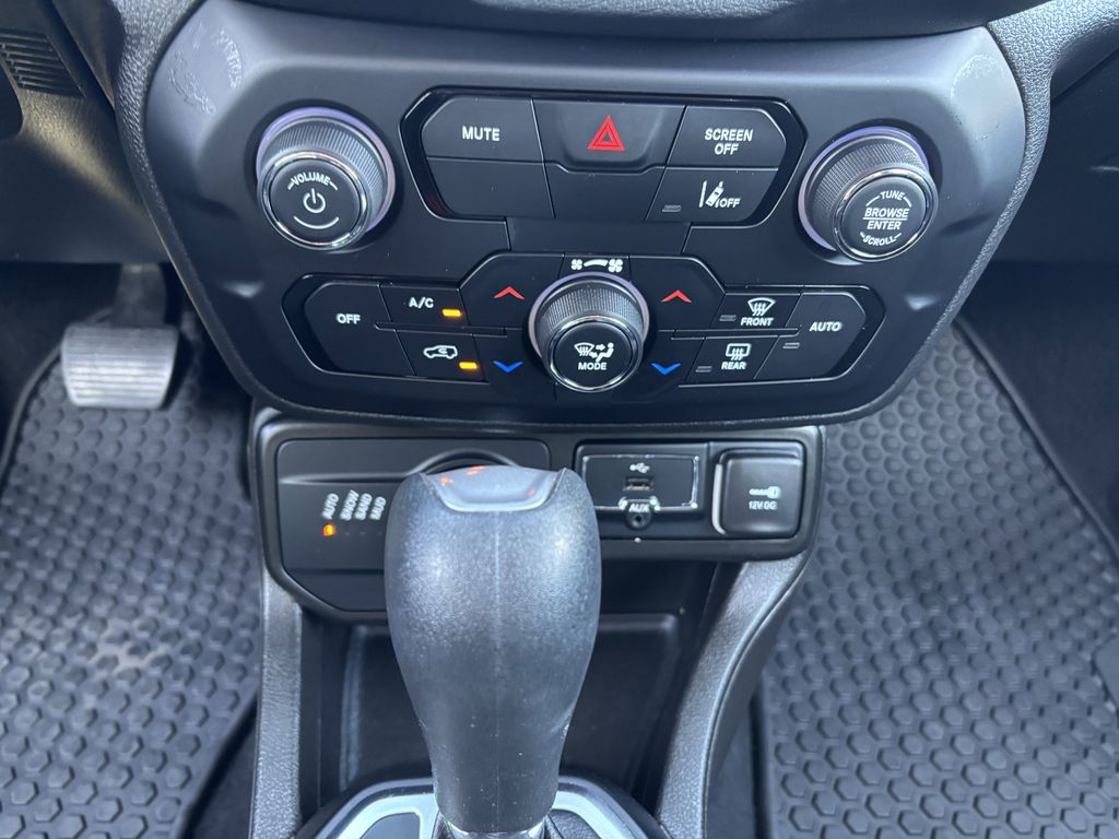 2023 Jeep Renegade Latitude - Photo 21