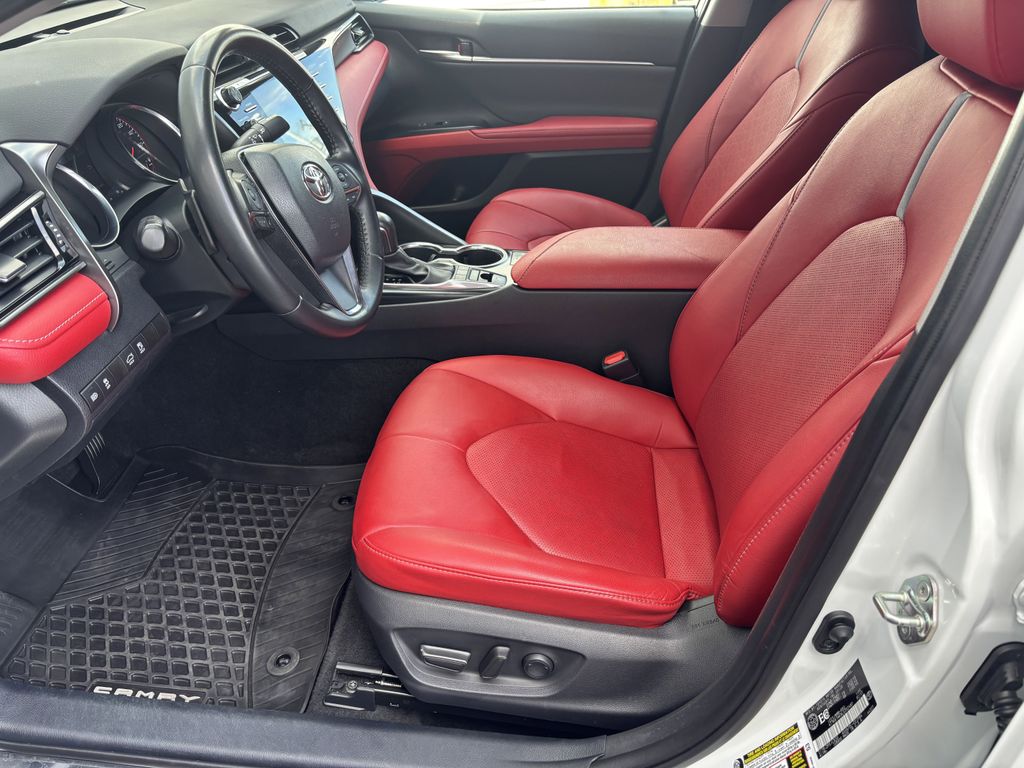 2020 Toyota Camry XSE - Photo 13