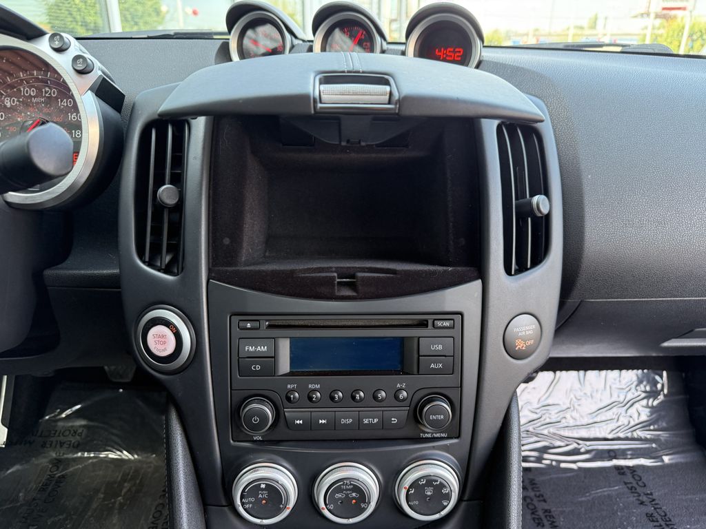 2016 Nissan 370Z Coupe Base - Photo 17