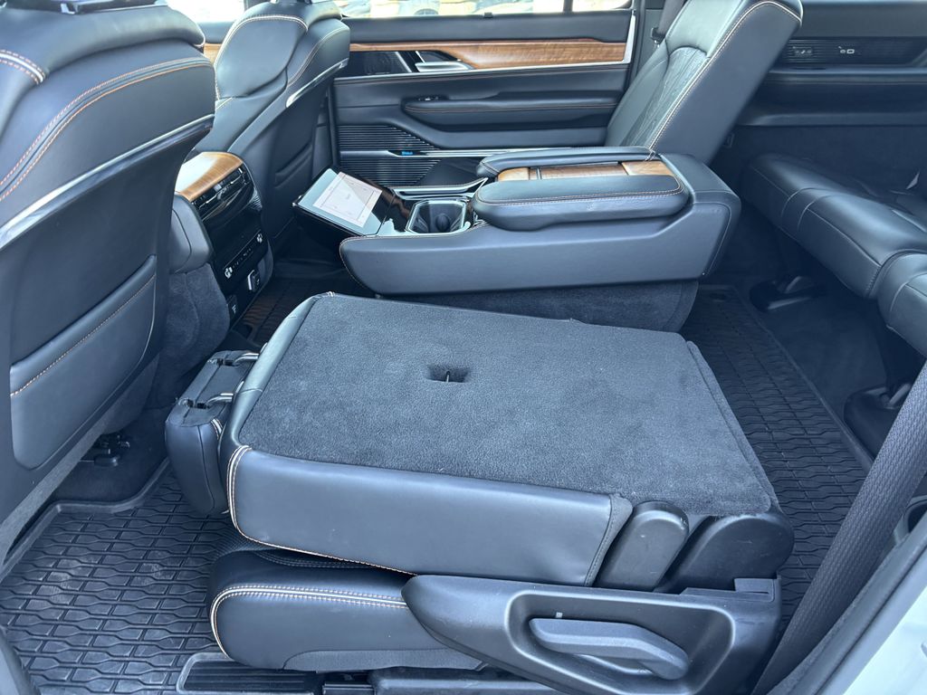 2024 Jeep Grand Wagoneer L Series III - Photo 26