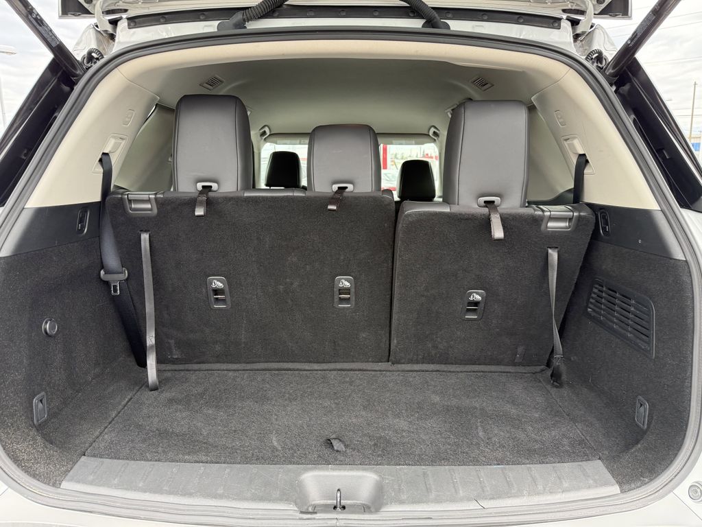 2025 Nissan Pathfinder SL - Photo 27