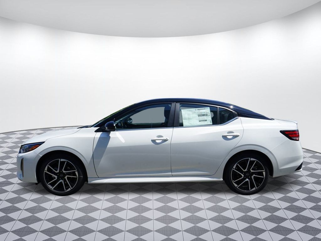 2025 Nissan Sentra SR photo 4