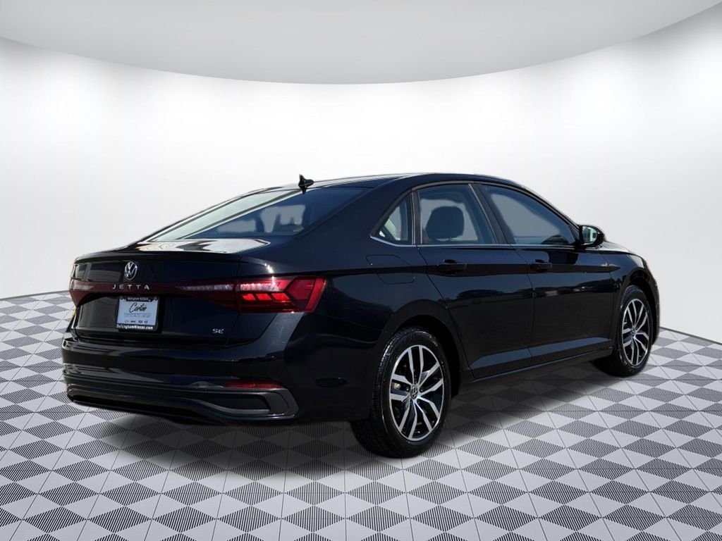 2025 Volkswagen Jetta SE - Photo 7