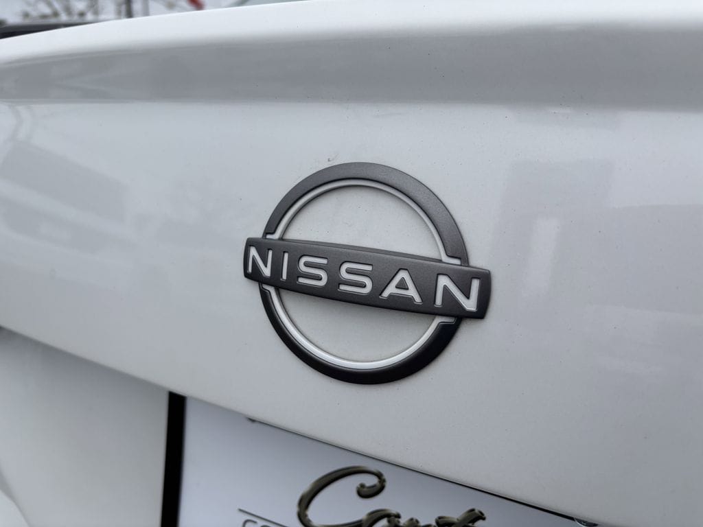 2023 Nissan Versa Sedan SV - Photo 10