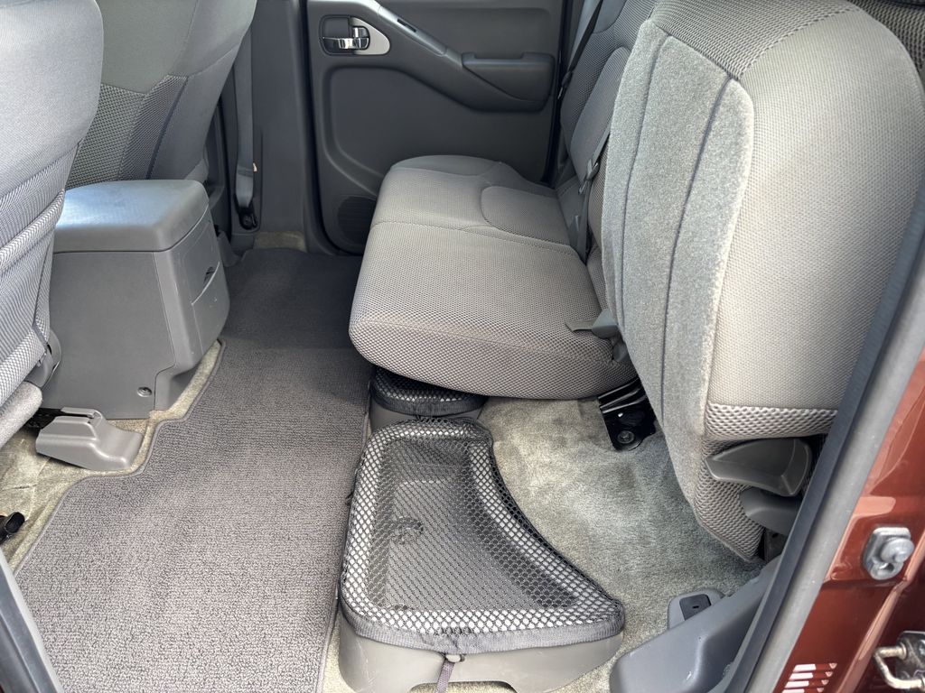 2016 Nissan Frontier SV - Photo 25