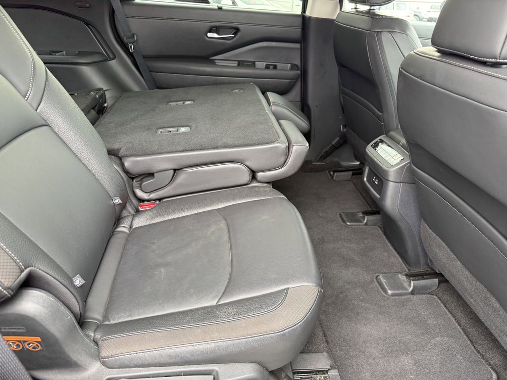 2025 Nissan Pathfinder SL - Photo 29