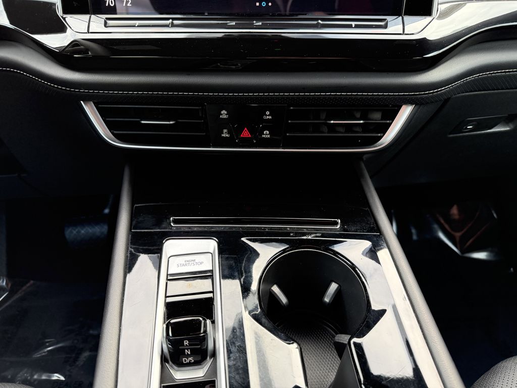 2025 Volkswagen Atlas Cross Sport SE w/Tech - Photo 19