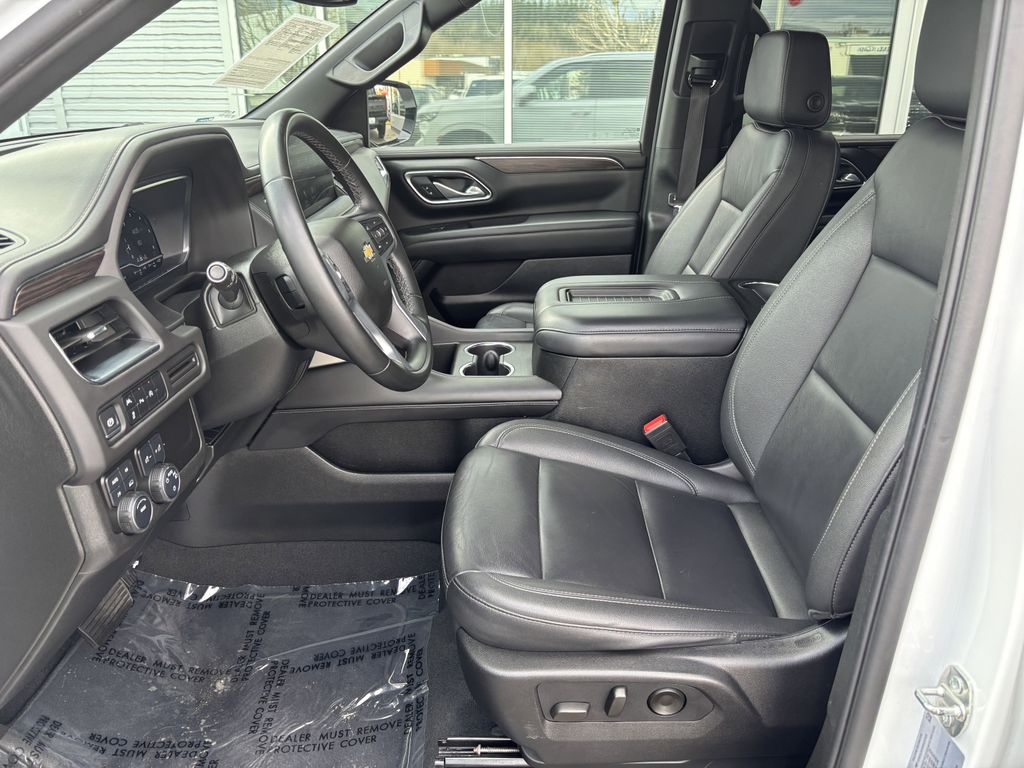 2024 Chevrolet Suburban LT - Photo 12