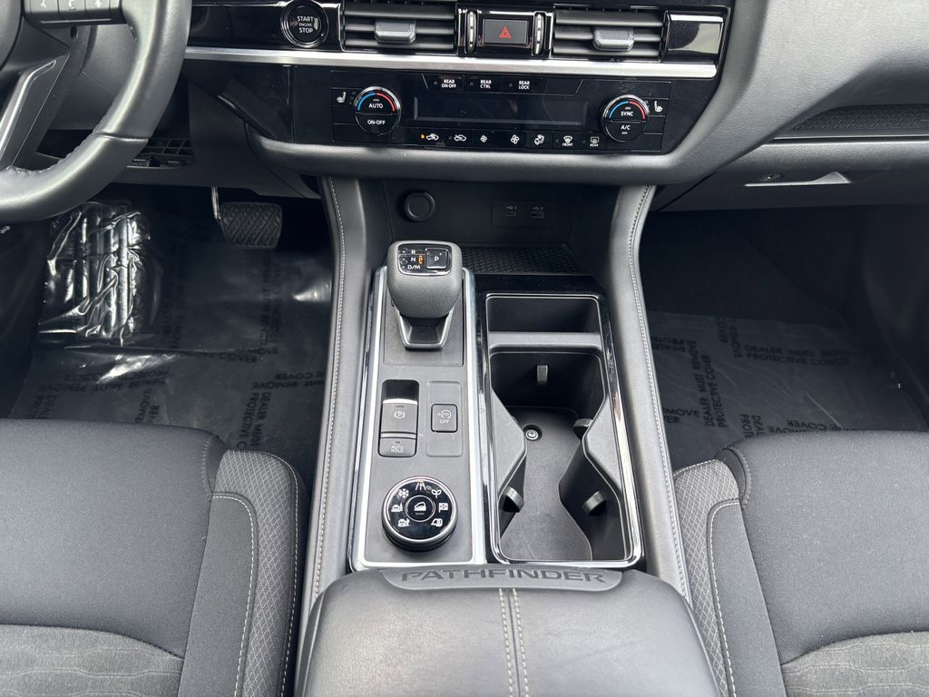 2025 Nissan Pathfinder SV - Photo 21