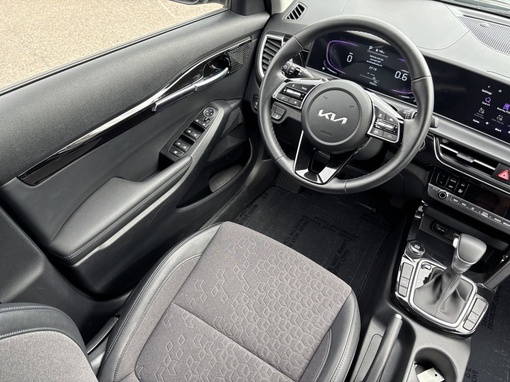 2025 Kia Seltos S - Photo 19