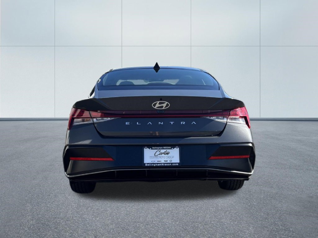2025 Hyundai Elantra SEL - Photo 6