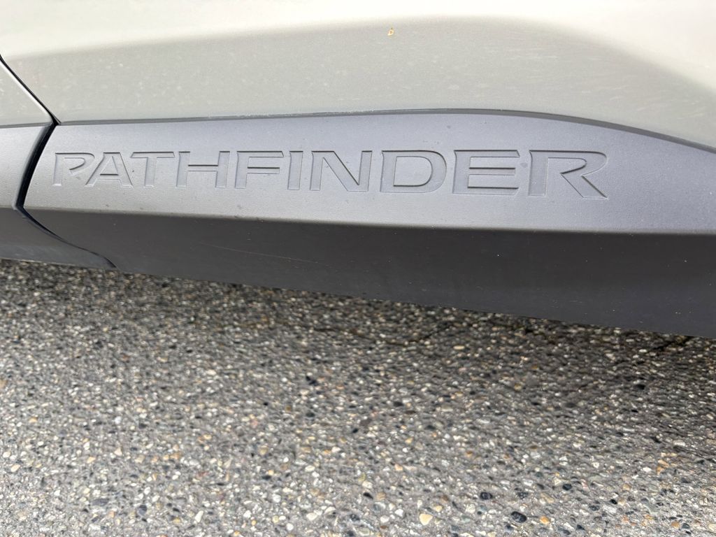 2025 Nissan Pathfinder SV - Photo 13