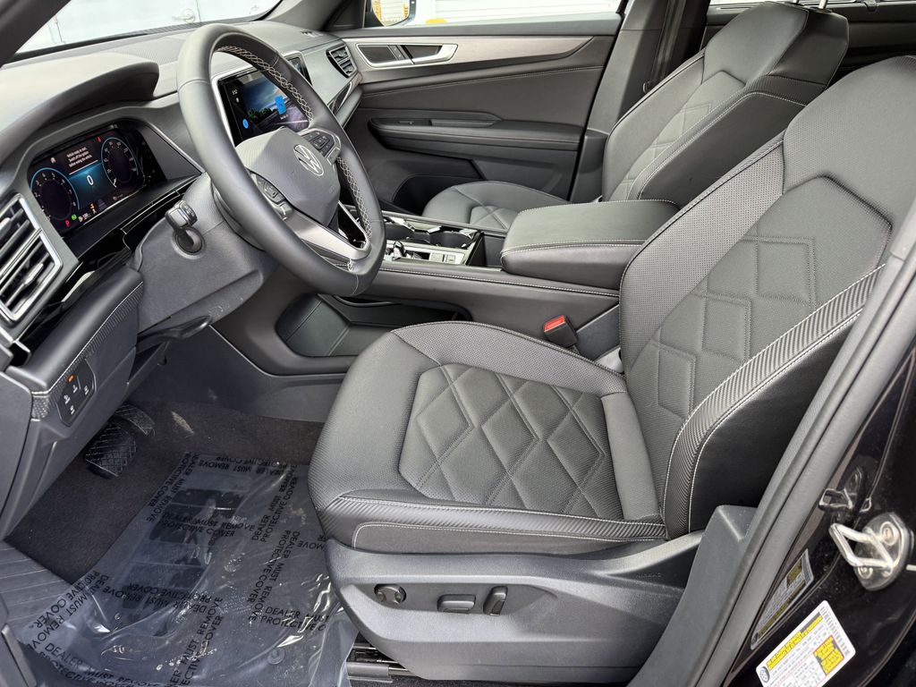 2025 Volkswagen Atlas Cross Sport SE w/Tech - Photo 13