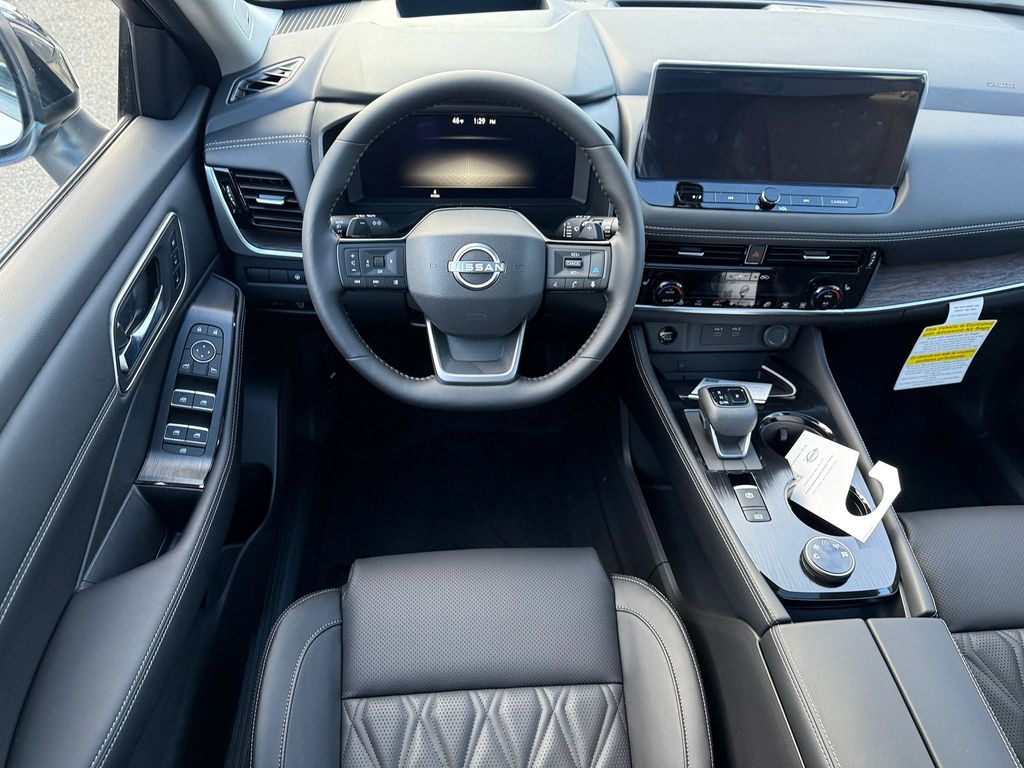 2026 Nissan Rogue Platinum - Photo 16