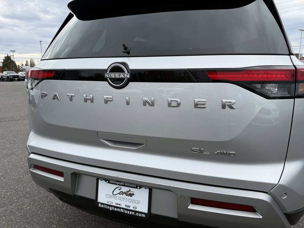 2025 Nissan Pathfinder SL - Photo 9