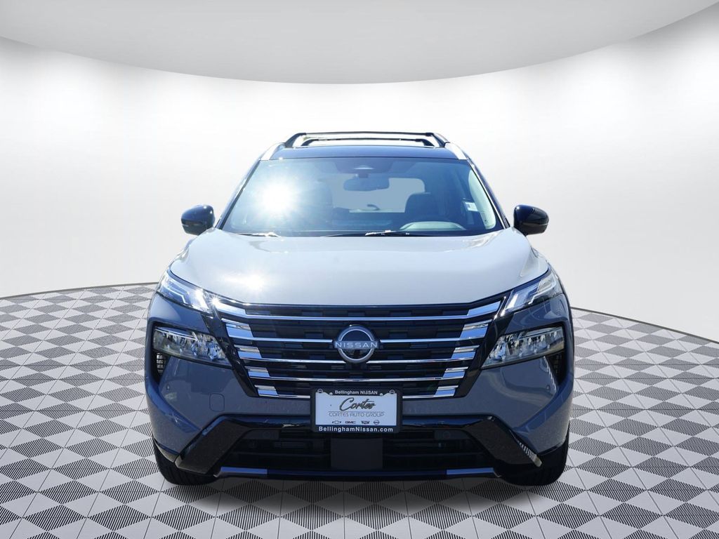 2025 Nissan Rogue Platinum photo 2