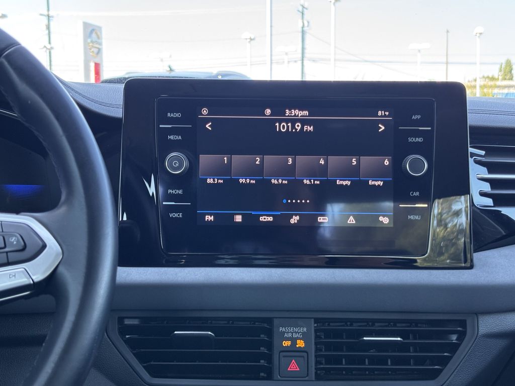 2025 Volkswagen Jetta SE - Photo 16