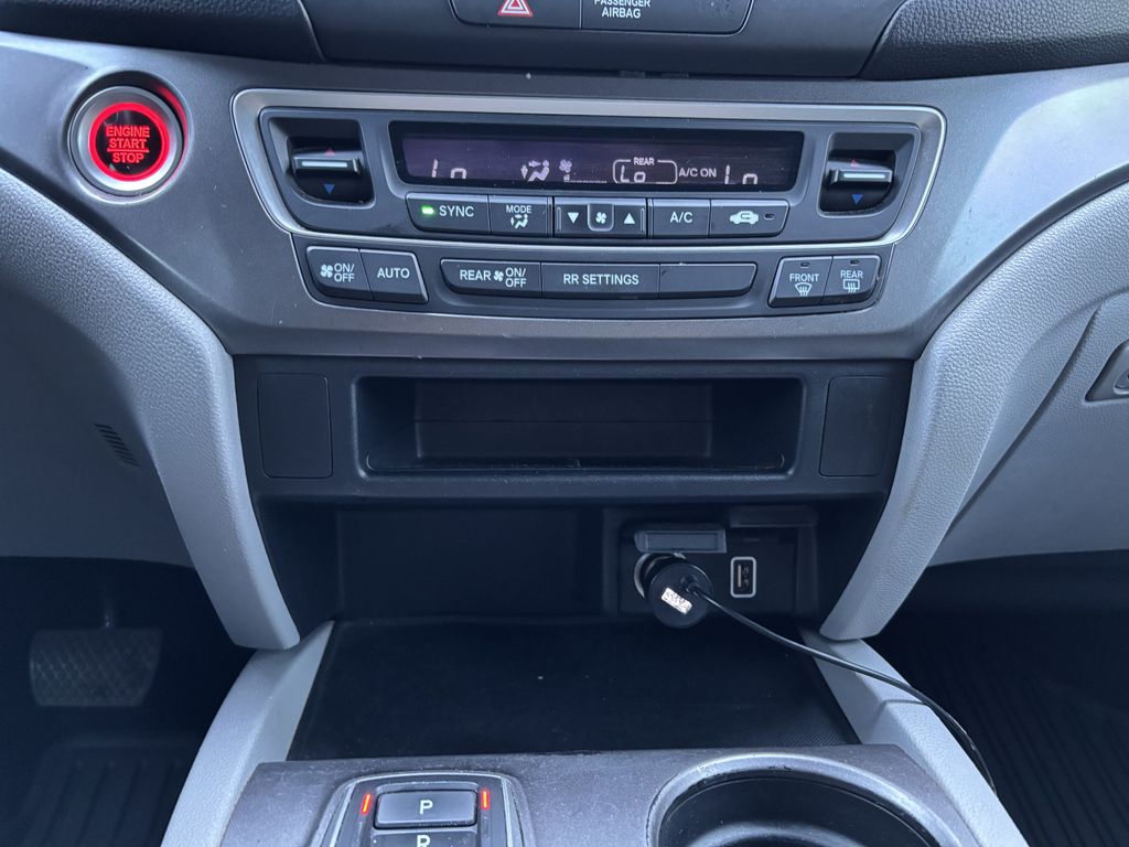 2021 Honda Pilot LX - Photo 19